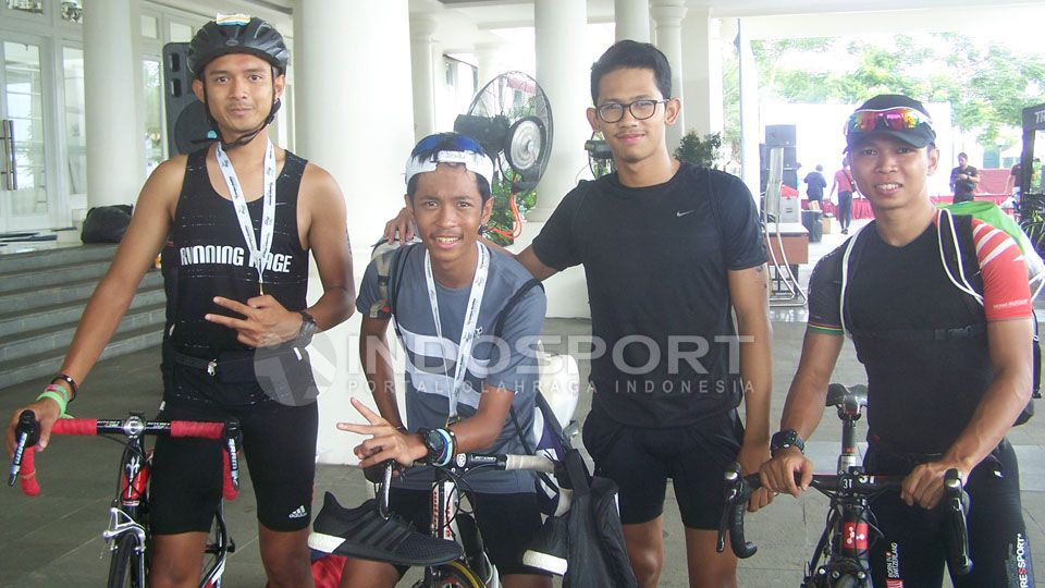 Dimas Ekky Permana merupakan salah satu talenta tanah air di kategori balapan roda dua. Saat ini dirinya tengah bersiap untuk berlaga di ajang Moto2, Minggu (24/01/16). Copyright: &copy; Petrus/INDOSPORT